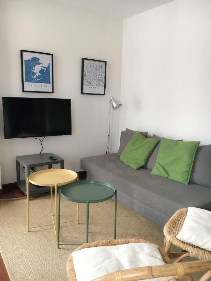 Centrico Y Acogedor Apartment Комилас Екстериор снимка