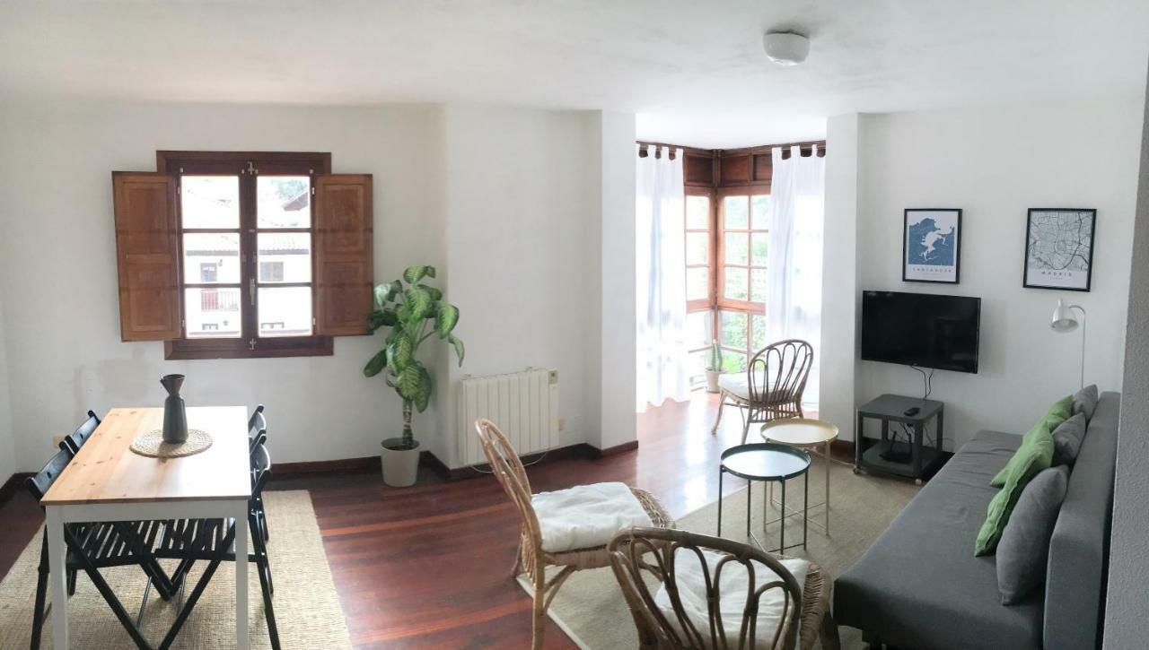 Centrico Y Acogedor Apartment Комилас Екстериор снимка