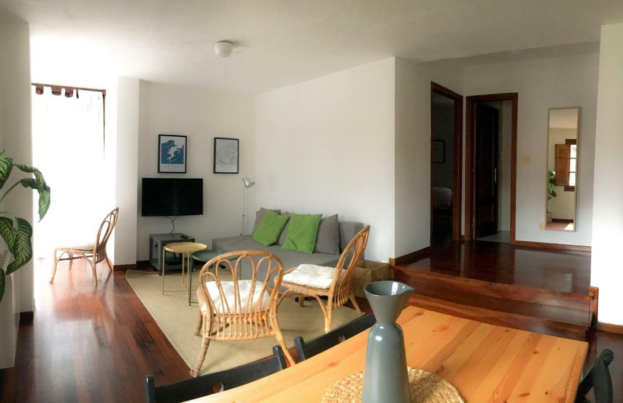 Centrico Y Acogedor Apartment Комилас Екстериор снимка
